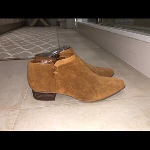 Vince Camuto suede pointed toe bootie size 7.5